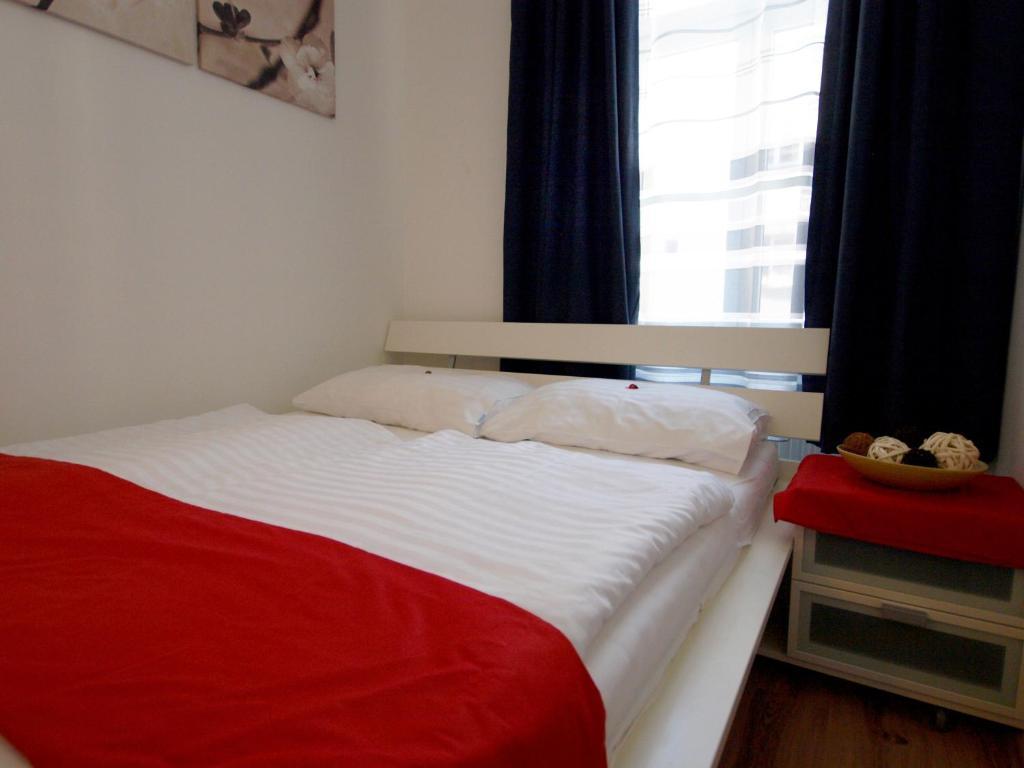 Checkvienna - Ruedengasse Apartment Стая снимка